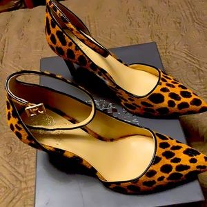 Vince Camuto, Natural/black pump with ankle straps, size 10